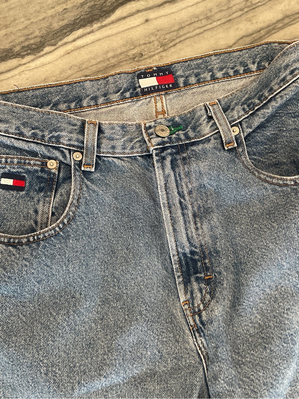 Tommy Hilfiger Light Wash Relaxed Jeans - Picture 4 of 11